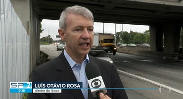 Ventos de 80 km/h podem ter contribuído para queda da passarela na Marginal Tietê